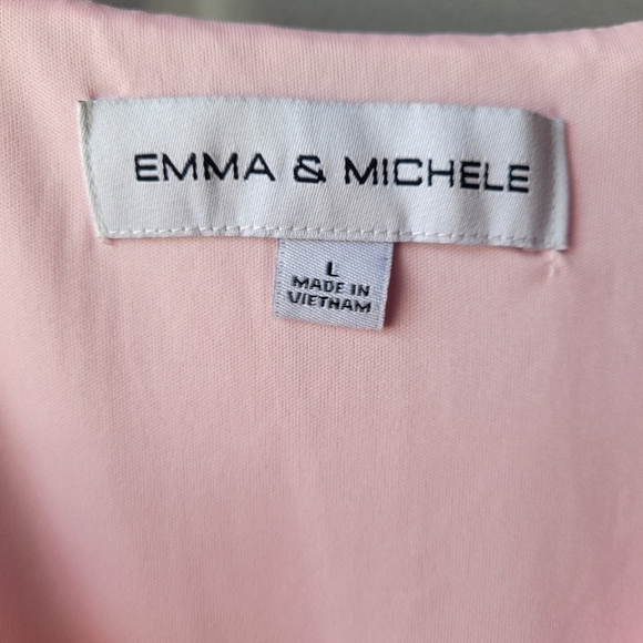 EMMA & MICHELE Pleated Belted Pink Dress L Bell Sleeve V Neck Knee Length New - Picture 4 of 11